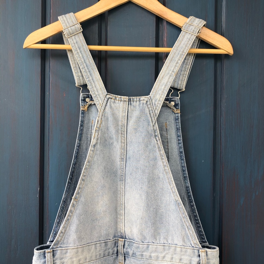 Cotton On Light Wash Denim Overall Shorts Size S - Picture 3 of 8